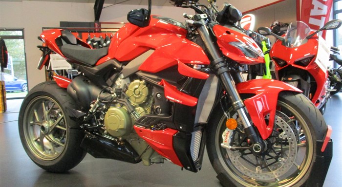 DUCATI STREETFIGHTER V4 - EDIZIONE ROSSO made by Team Wahlers