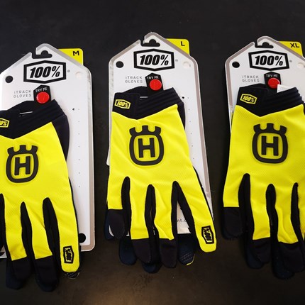Husky Motocross-Handschuhe neu eingetroffen !!
Husky Motocross-Handschuhe neu eingetroffen !!
Für Erwachsene und Kinder !