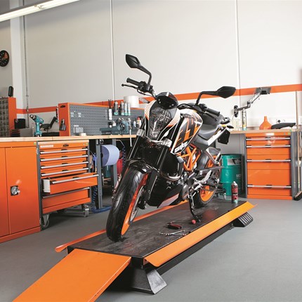 Werkstatt Winteraktion
Wir holen dein Motorrad im Umkreis von 25 km kostenlos mit unserem geschlossenen Transporter ab, erledigen die gewünschten Arbei... Weiter >>