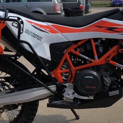Kofferträger KTM 690 Enduro R ab 2019 > KTM 690 Enduro R – Kofferträger
€190.00 – €250.00
Die Adventure Moto / Outback Motortek X-Frames für die KTM 690 Enduro R sind d... Weiter >>