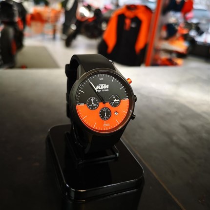 KTM Armbanduhr | KTM Pure Watch *Click & Collect*
KTM Power WAER | KTM Pure Watch
10 ATM wasserdicht
Edelstahl-Gehäuse
Chronograph mit Stoppfunktion
*Click & Collec... Weiter >>
