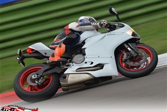 Bild zum Bericht: Ducati Panigale 899: Der günstige Weg zum tollen Fahrwerk!