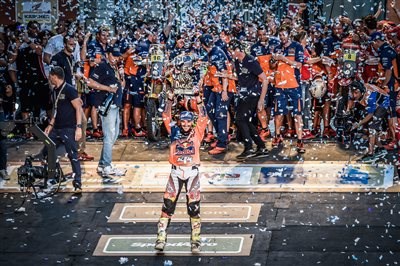 16. DAKAR-SIEG IN FOLGE SAM SUNDERLAND FÜHRT KTM-PODIUM AN
Bei dem als härtesten und unvorhersehbarsten bekannten Rennen der Welt, was der diesjährige ... Weiter >>