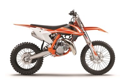 READY TO RACE 2018ER KTM-SX-MODELLE IN KÜRZE VERFÜGBAR
Alle KTM-2-Takt- und -4-Takt-Motocross-Motorräder – von der KTM 50 SX bis zum ultimativen Kraftpaket, der KTM 450 SX-F – bieten ... Weiter >>