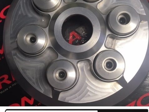 Kupplungsdruckplatte kann auf jedes trockene Kupplungs-Ducati-Motorrad verbaut werden statt €130 nur €65 Kupplungsdruckplatte kann auf jedes trockene Kupplungs-Ducati-Motorrad verbaut werden statt €130 nur €65