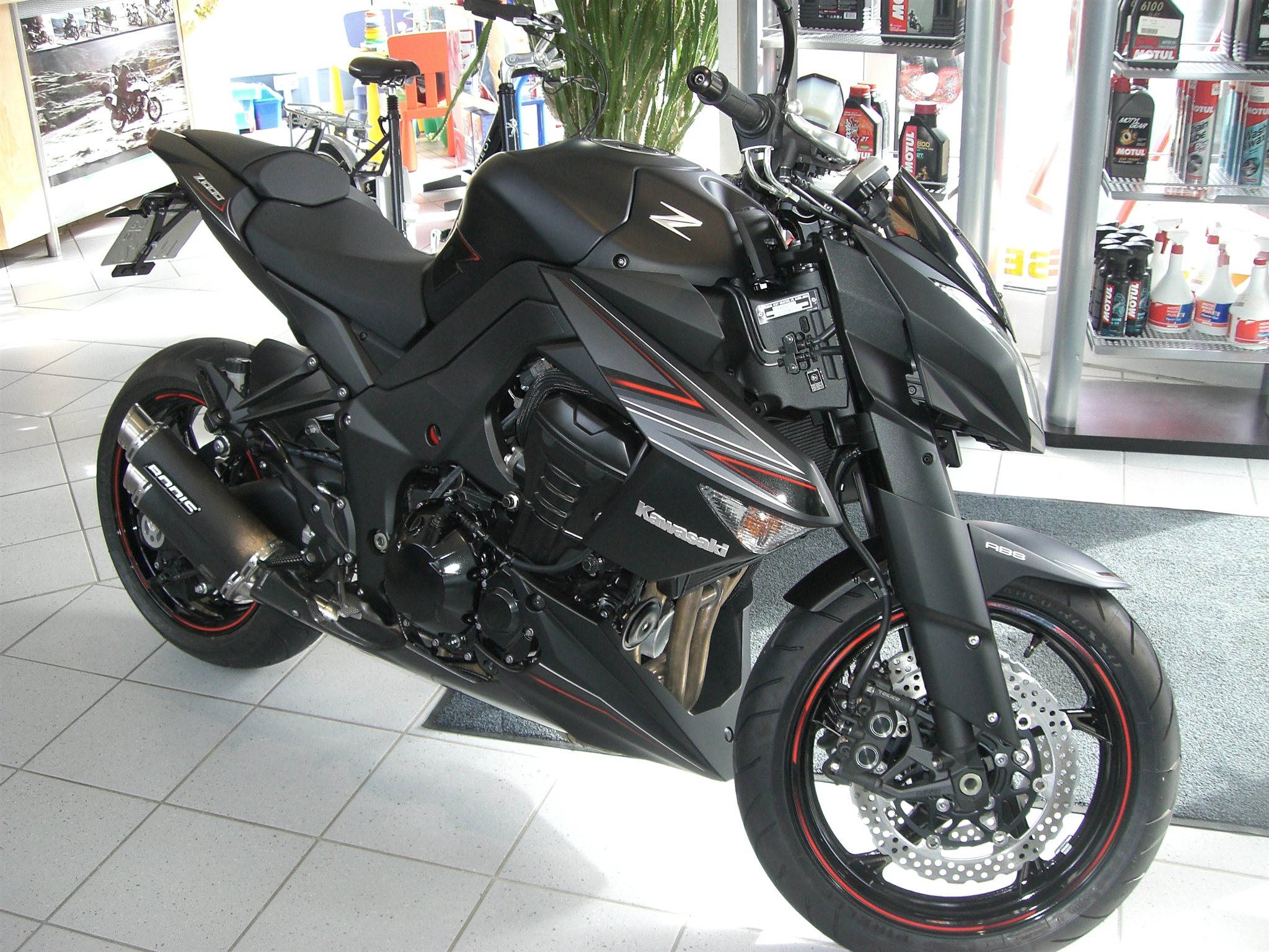 Umgebautes Motorrad Kawasaki Z 1000 Black Edition von 