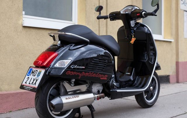 Umgebautes Motorrad Vespa  GTS  125  ie Super von Jahelka 