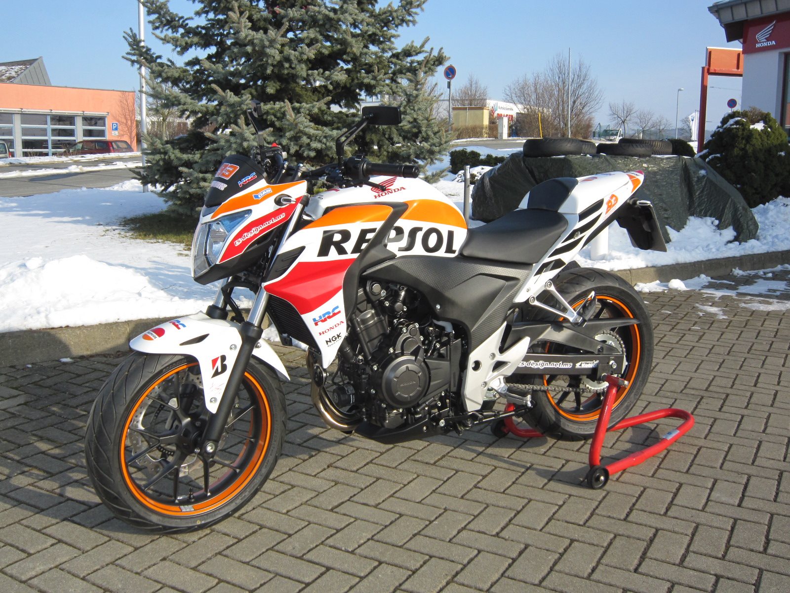 Umgebautes Motorrad Honda CB 500 F von Motorradcenter 