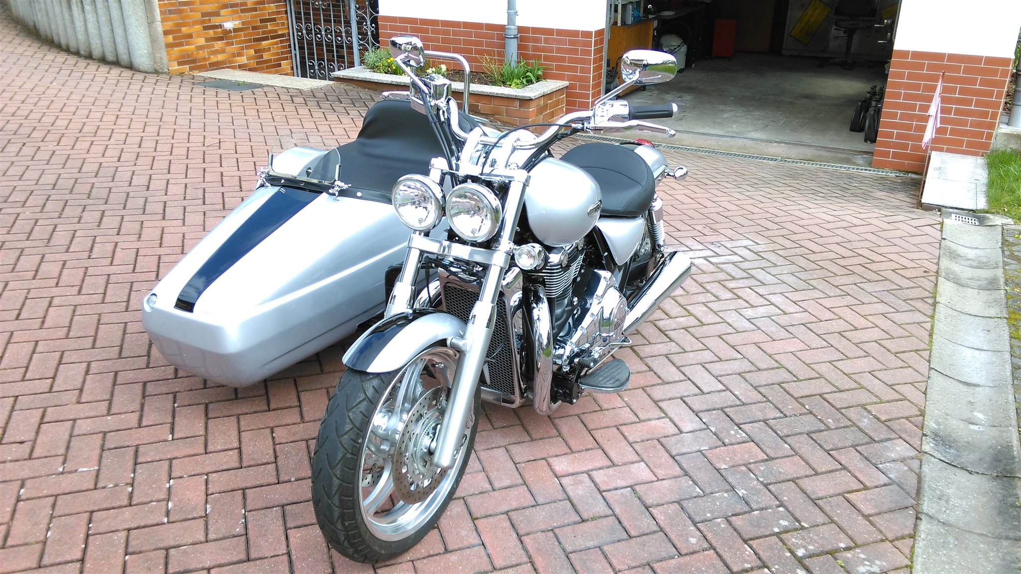 Details Zum Custom Bike Triumph Thunderbird Des Händlers Triumph