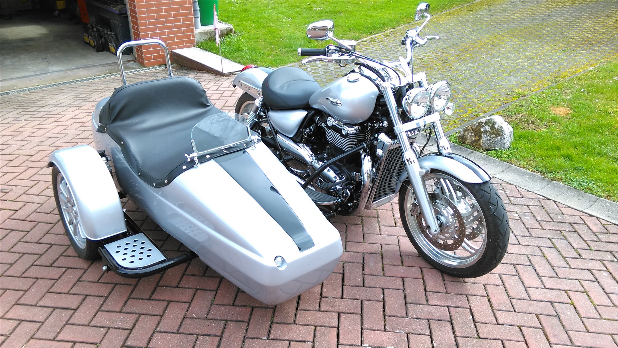 Details Zum Custom Bike Triumph Thunderbird Des Händlers Triumph
