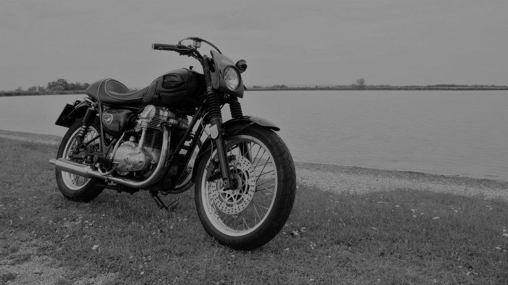 Umgebautes Motorrad Kawasaki W 650 Von Tagatasch 1000psat