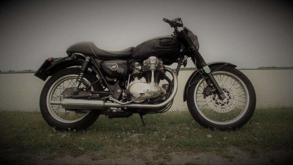 Umgebautes Motorrad Kawasaki W 650 Von Tagatasch 1000psat