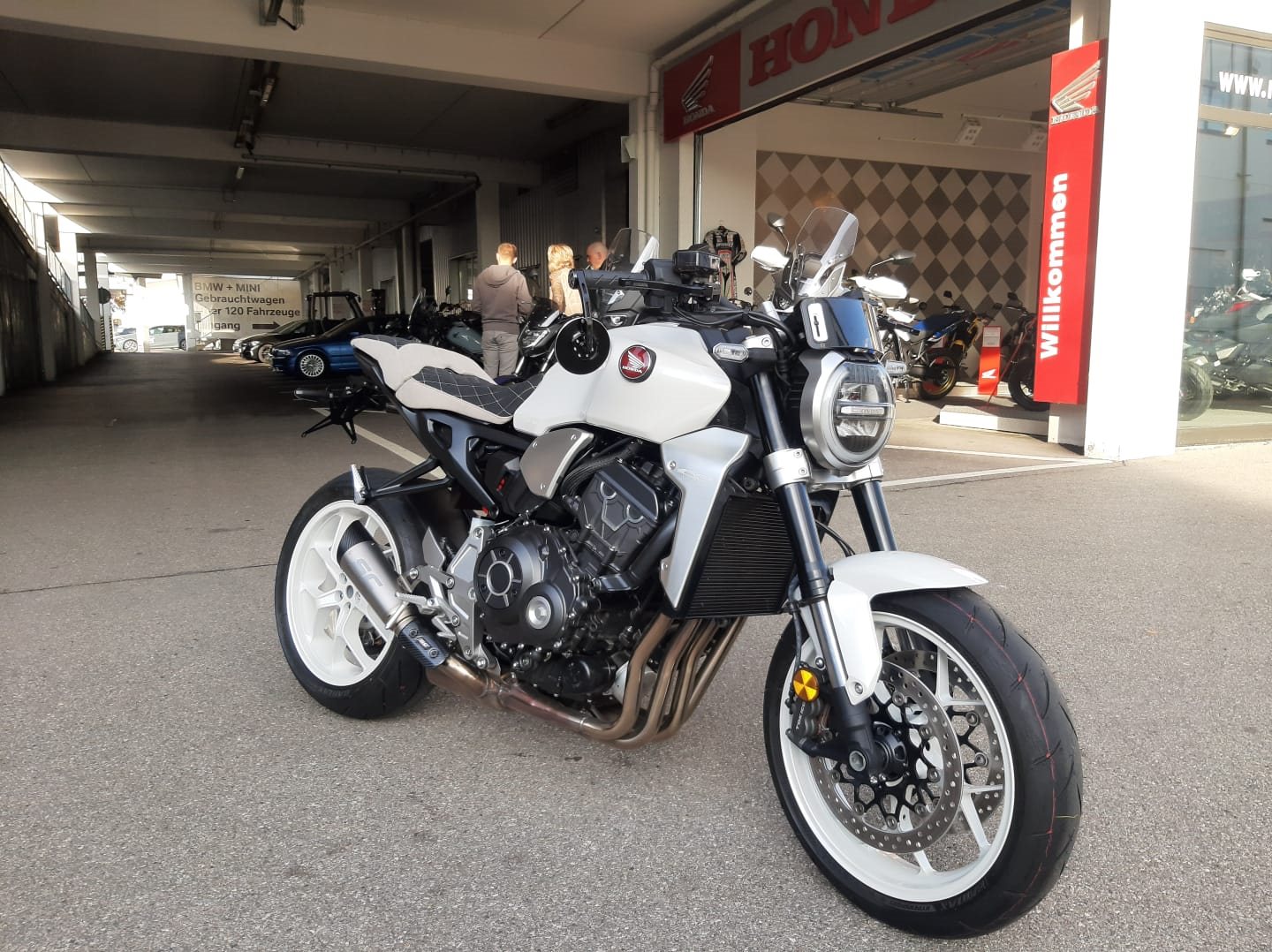 Umgebautes Motorrad Honda CB 1000 R von Motorrad-Box GmbH 