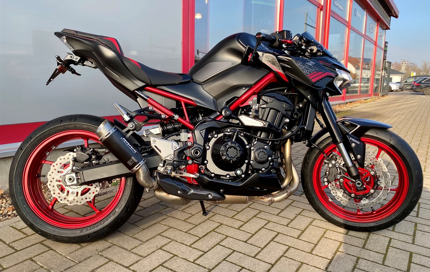 Details zum CustomBike Kawasaki Z900 des Händlers BikerWorld Rosenow